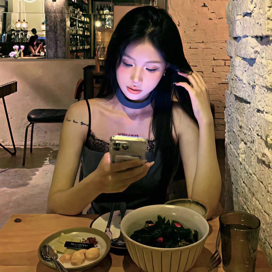 当红主播深夜酒吧买醉，剧组人心惶惶，深夜引热议